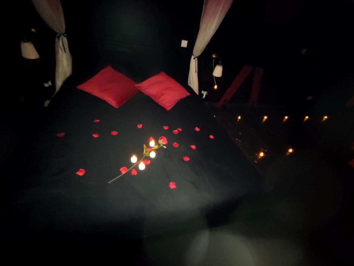 Love Room A Montargis Exterior foto
