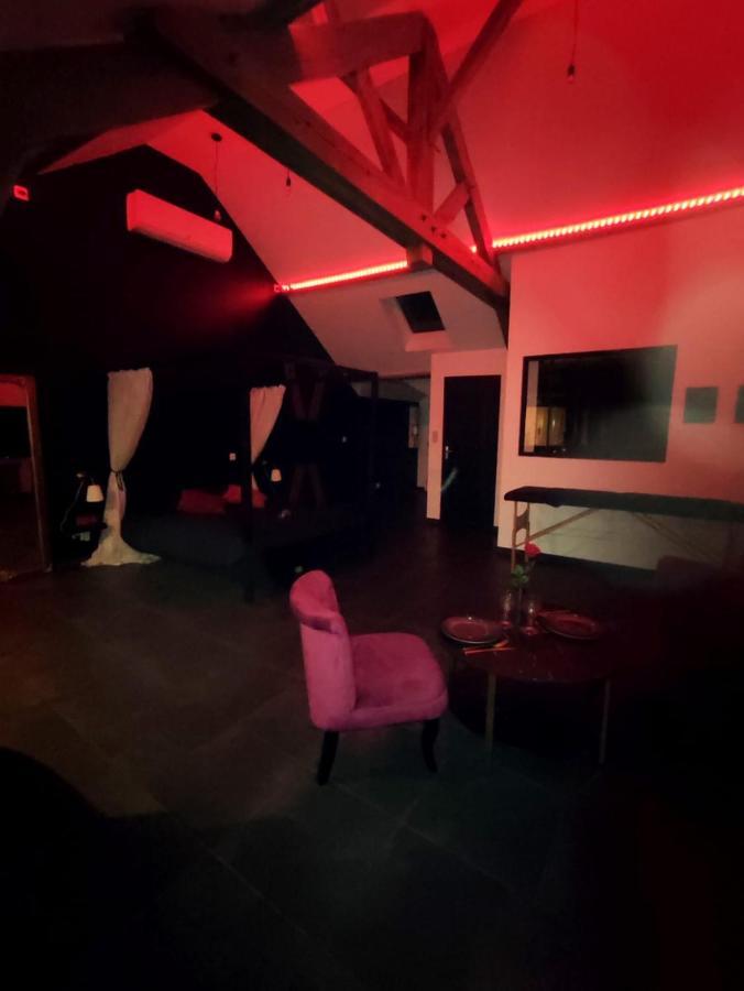 Love Room A Montargis Exterior foto