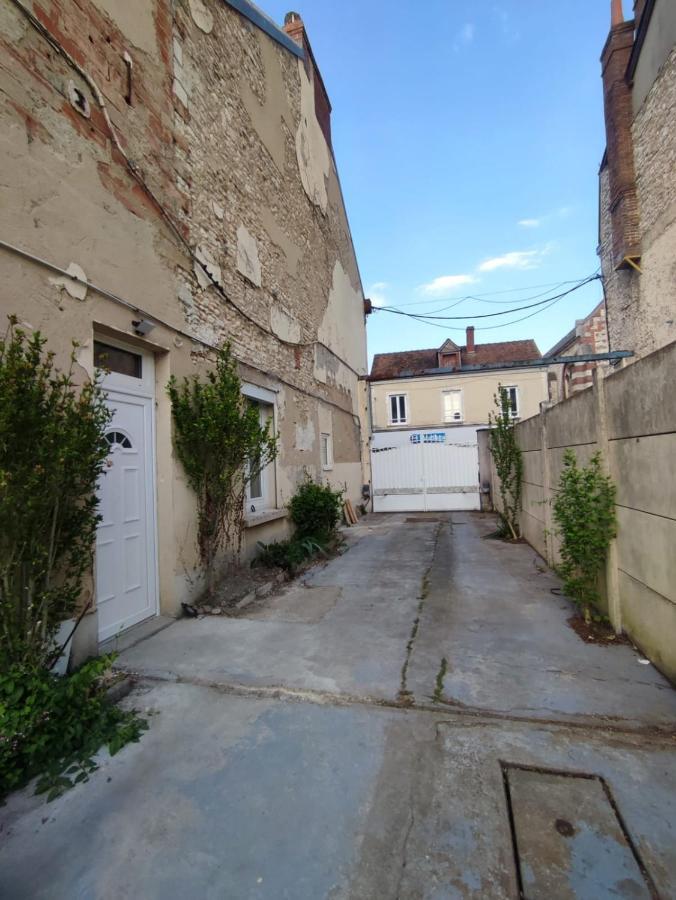 Love Room A Montargis Exterior foto